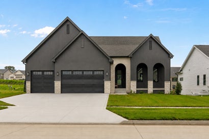 1348 S Auburn Place West Des Moines IA 50266