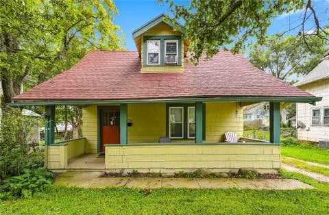 Homes For Sale - 2736 College Avenue<br/> Des Moines, IA 50311