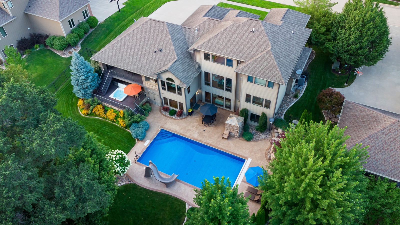 360 Painted Woods Drive, Waukee, Iowa image 30