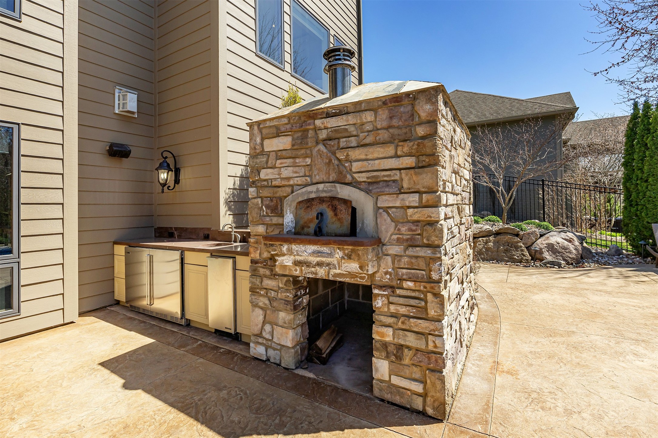 360 Painted Woods Drive, Waukee, Iowa image 34