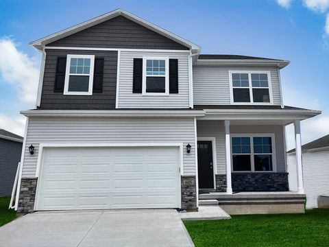 Homes For Sale - 921 8th Street<br/> Bondurant, IA 50035