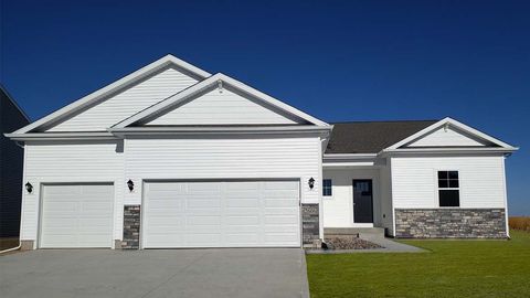 Single Family Residence in Urbandale IA 4743 172nd Way.jpg