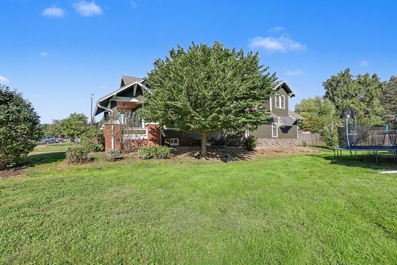 606 Independence Street