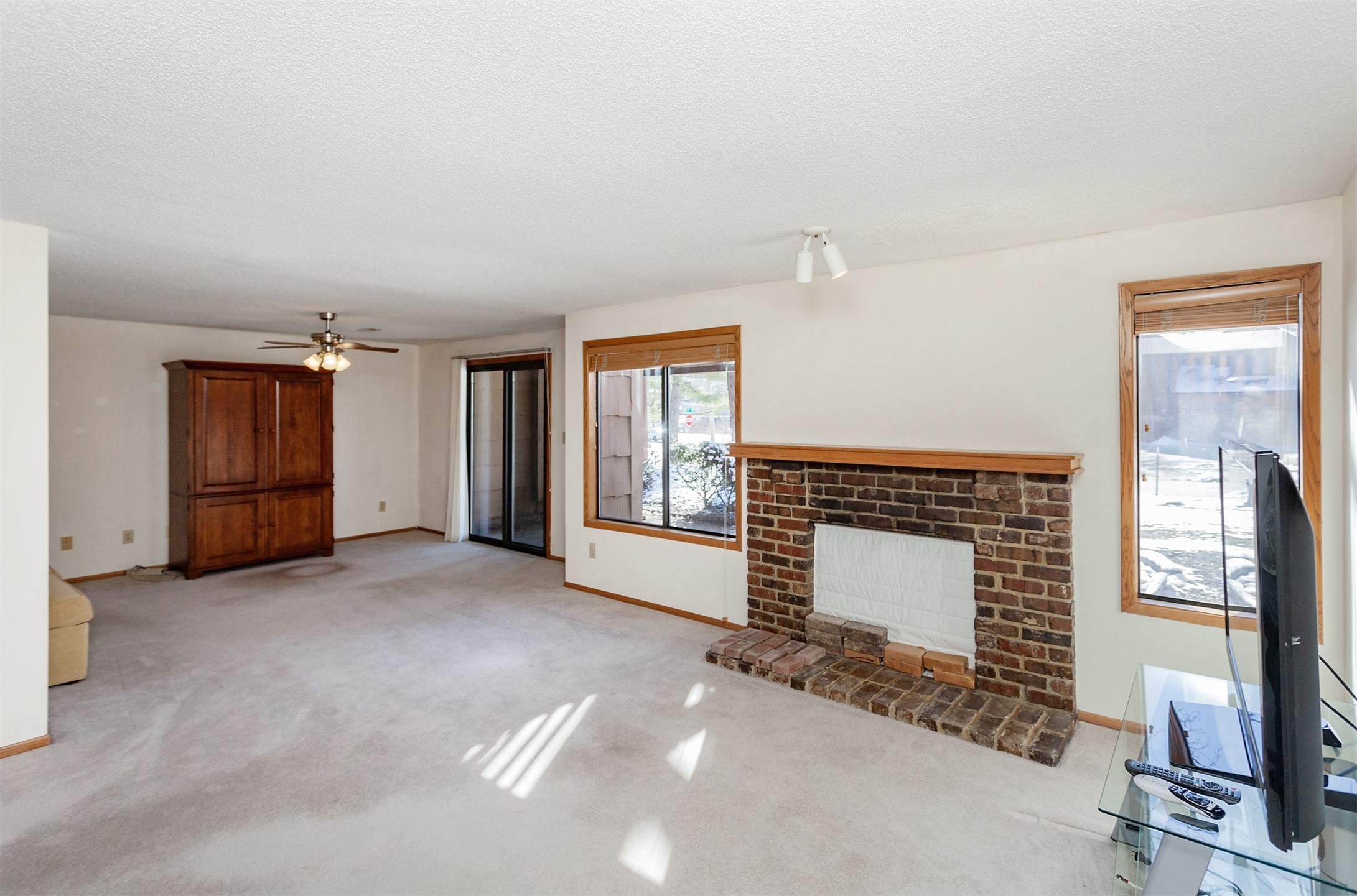 7011 Oak Brook Drive, Urbandale, Iowa image 21