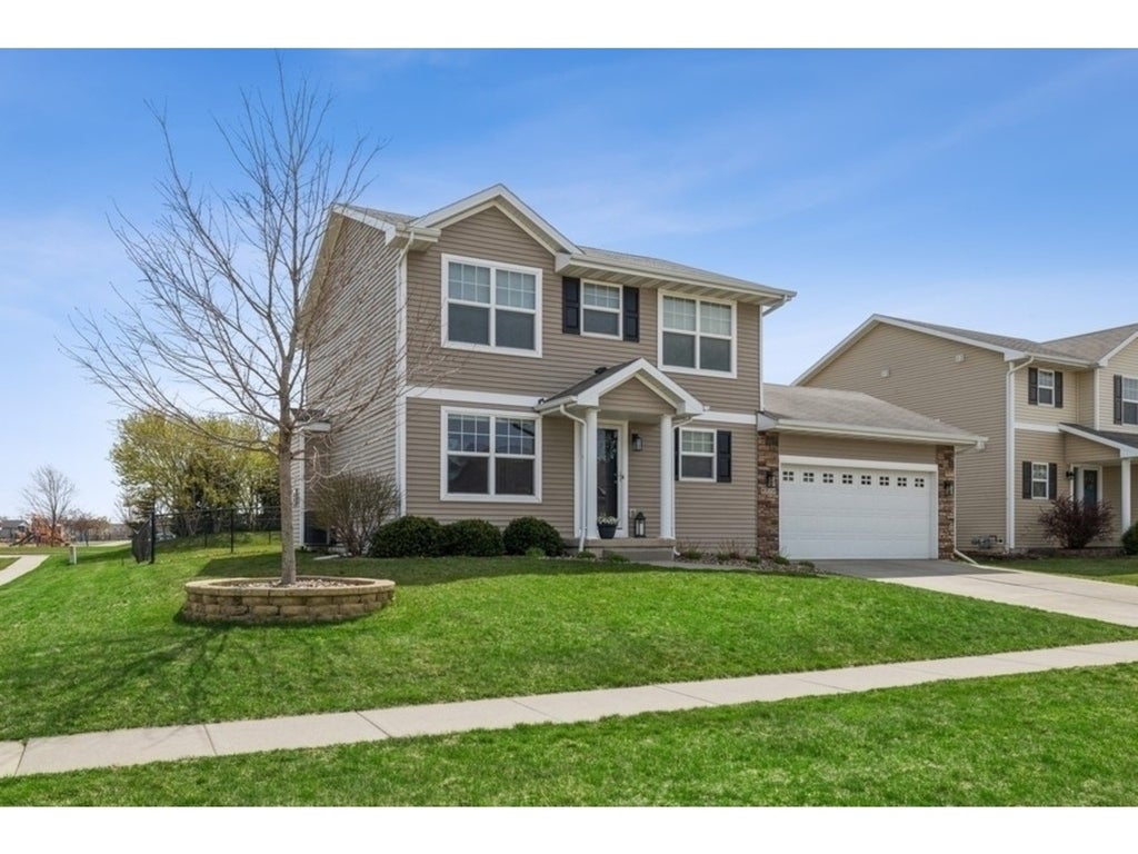 Photo 1 of 25 — 9510 Red Sunset Court, West Des Moines, IA 50266