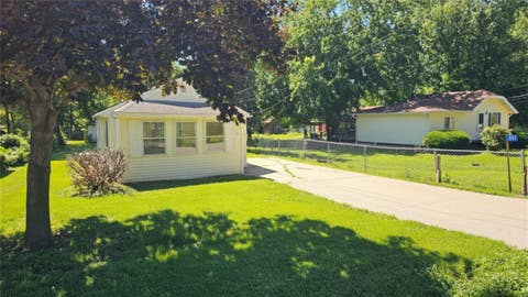 Homes For Sale - 311 Hatch Street<br/> Newton, IA 50208