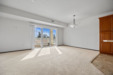 Condo For Sale - 600 E Hillcrest Avenue #213<br/> Indianola, IA 50125