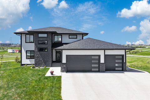 860 NW Frescott Circle Waukee IA 50263