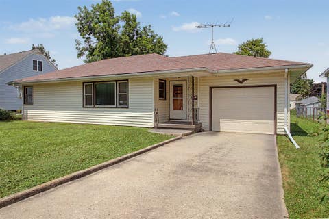 Homes For Sale - 321 Edwards Street<br/> Hamilton County, Jewell, IA 50130