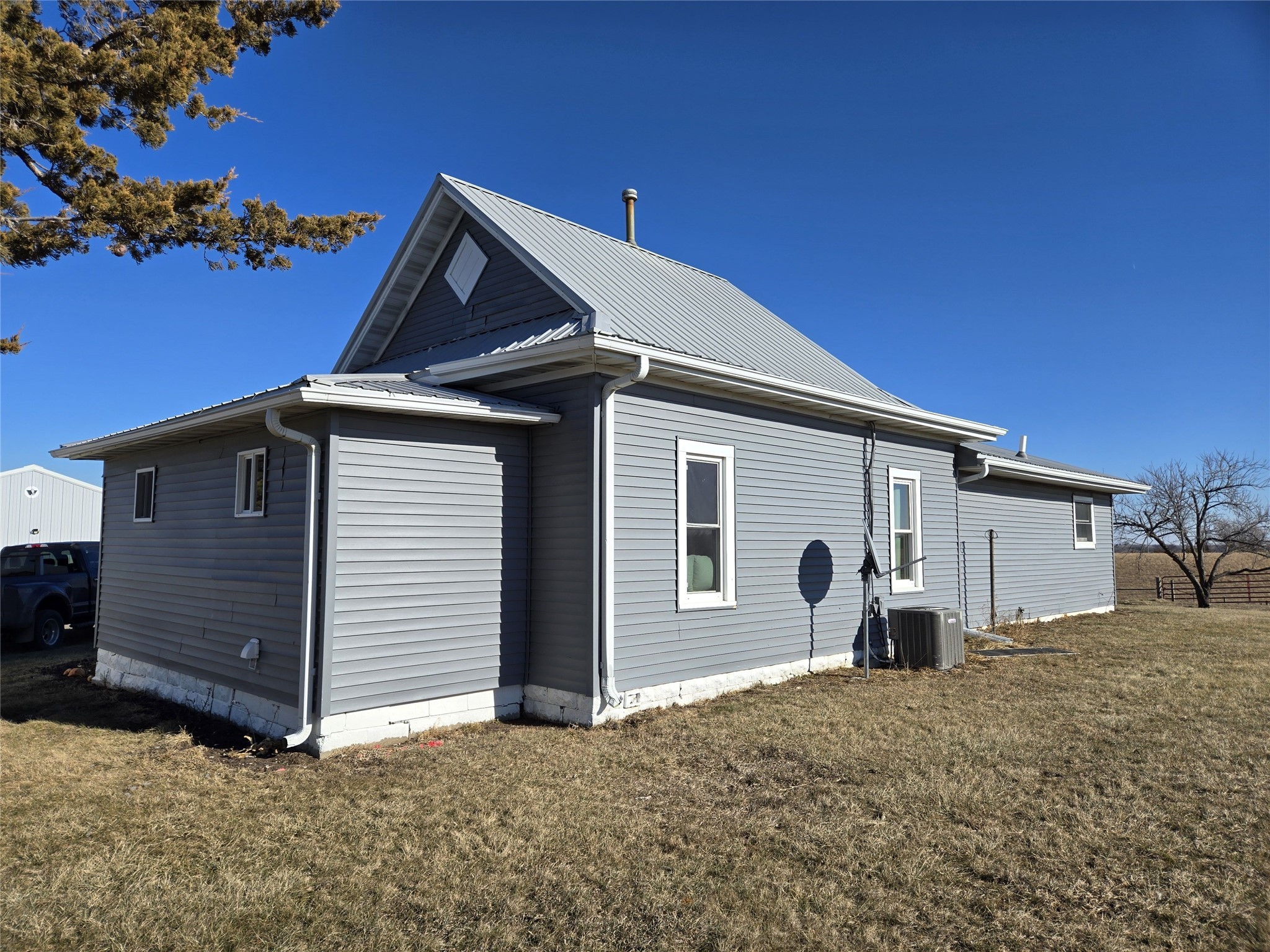 57960 100th Avenue, Lucas, Iowa image 3