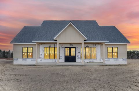 Homes For Sale - 1886 Freesia Lane<br/> Marion County, Pella, IA 50219