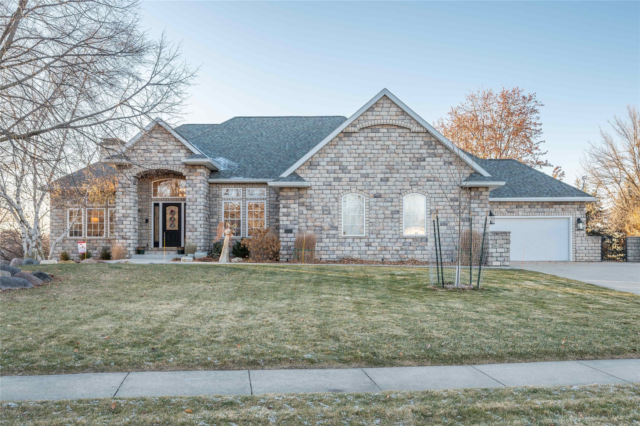 12917 Timberline Drive, Urbandale, Iowa image 1