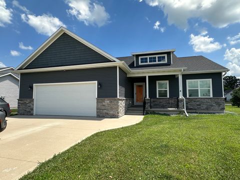 Homes For Sale - 703 N 10th Avenue<br/> Madison County, Winterset, IA 50273