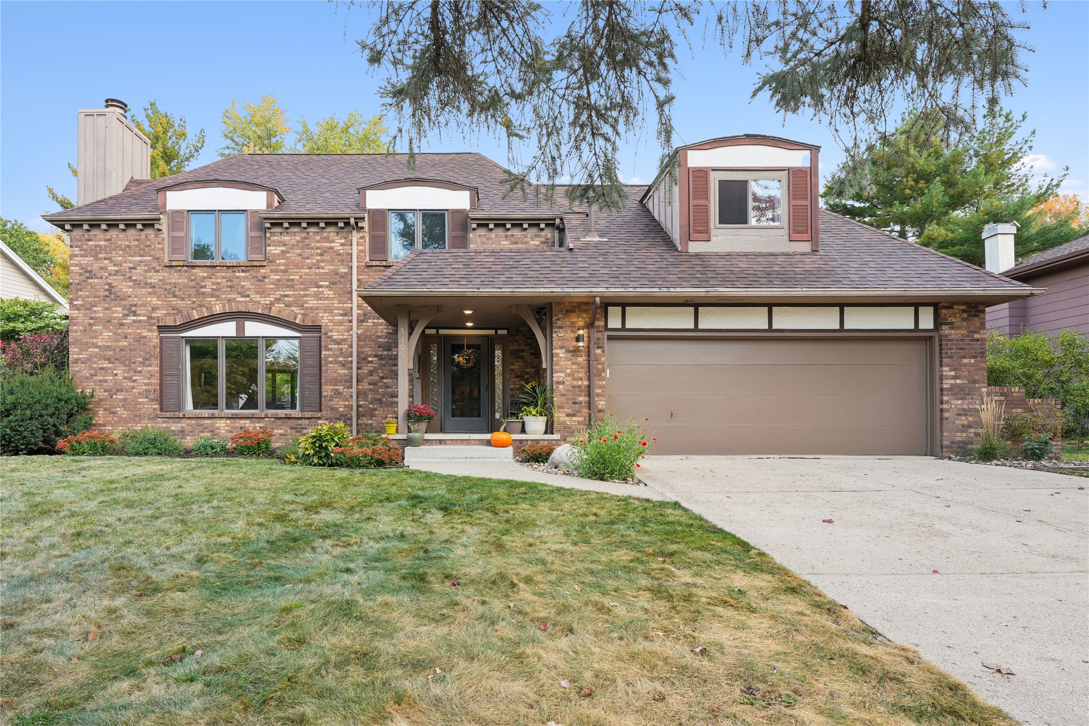 5105 Brookview Drive, West Des Moines, Iowa image 1