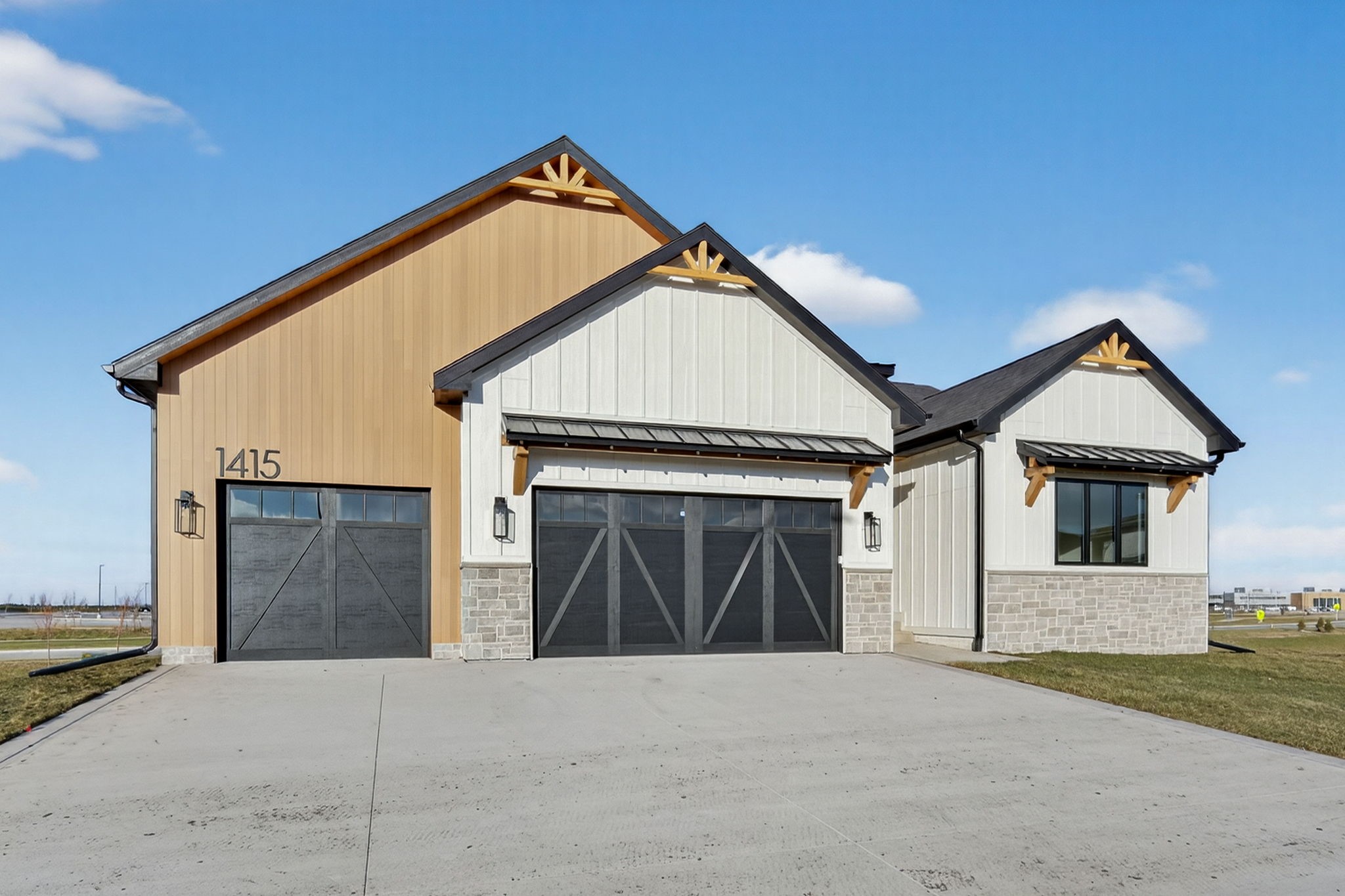 1415 NW Bull Run Court