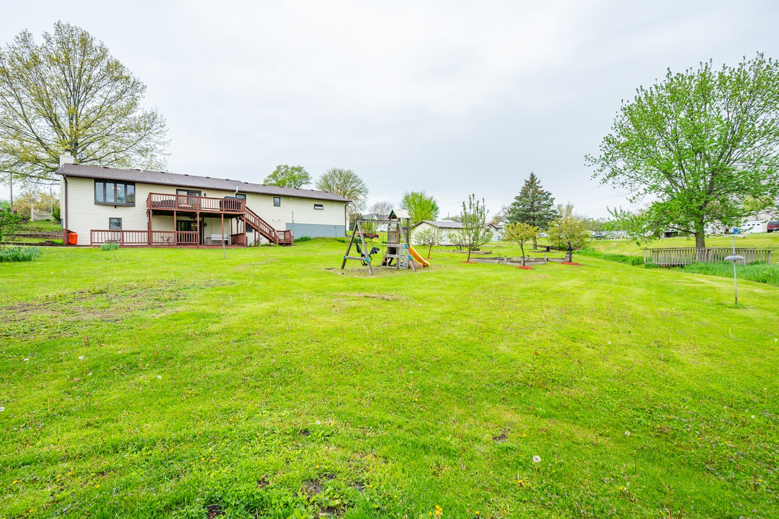 209 S Vine Avenue, Lacona, Iowa image 27