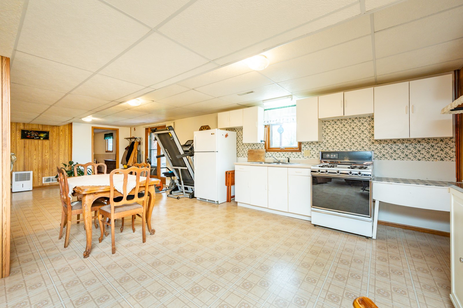 209 S Vine Avenue, Lacona, Iowa image 19