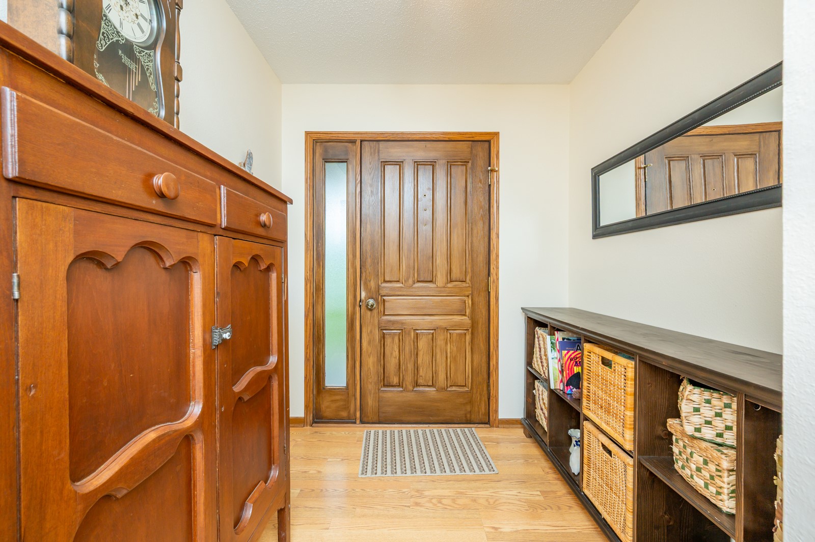 209 S Vine Avenue, Lacona, Iowa image 2