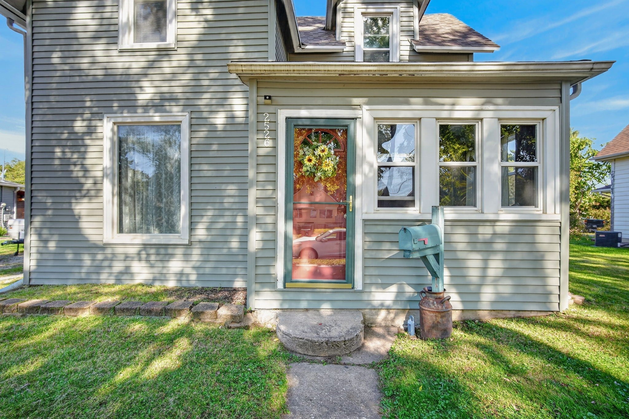 2526 E Walnut Street