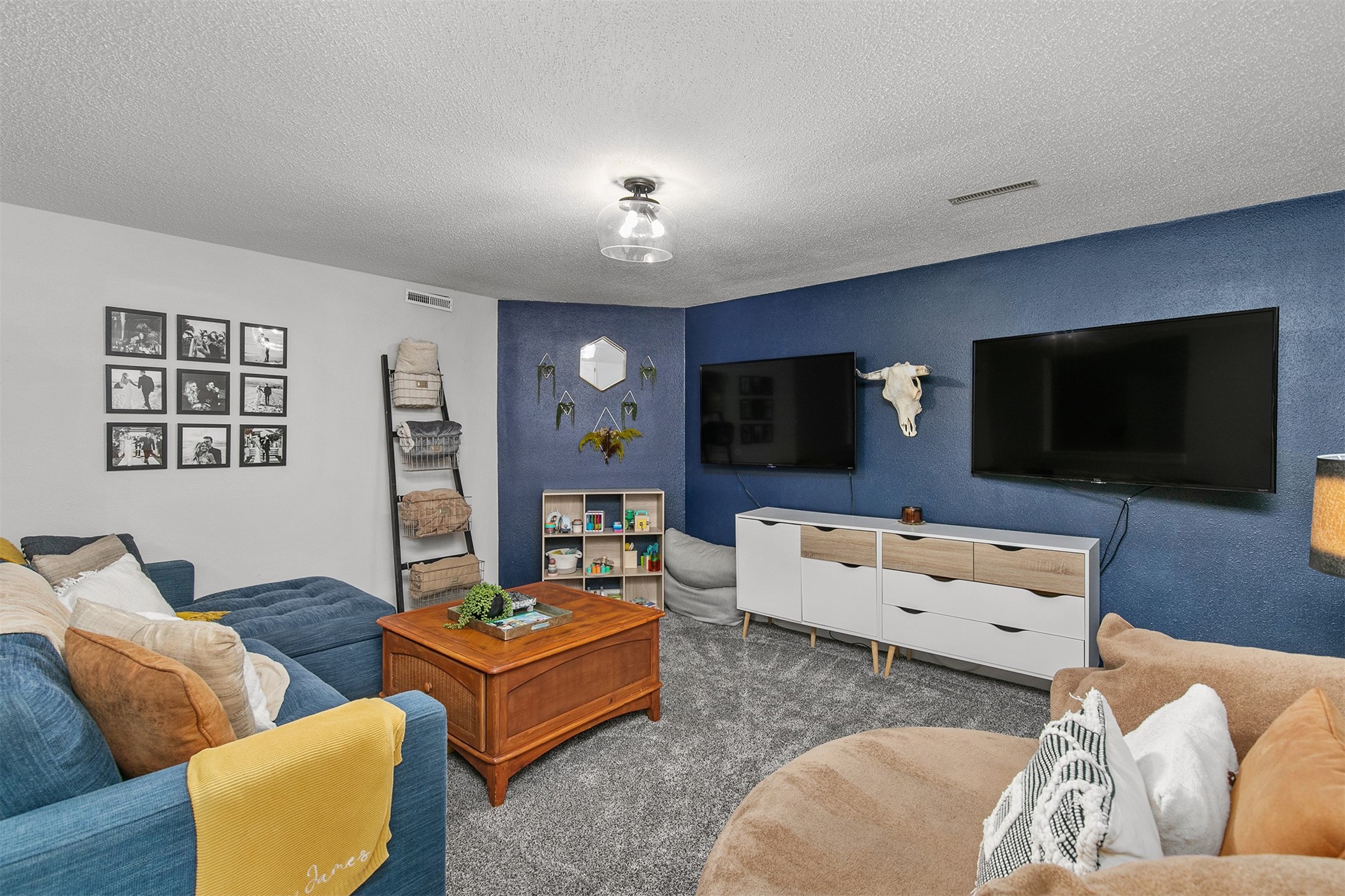 4670 Meadow Valley Drive, West Des Moines, Iowa image 22