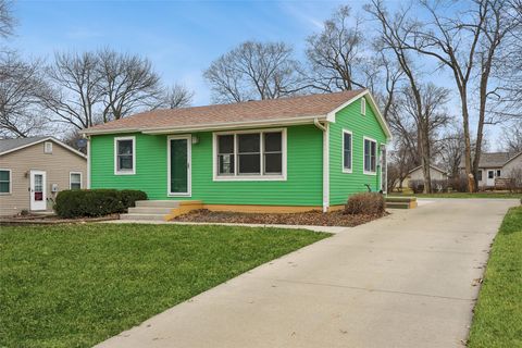 Homes For Sale - 906 E Detroit Avenue<br/> Warren County, Indianola, IA 50125
