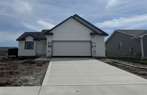 Homes For Sale - 2107 White Oak Lane<br/> Dallas County, Granger, IA 50109