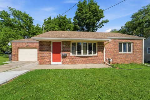 Homes For Sale - 5905 SW 9th Street<br/> Des Moines, IA 50315