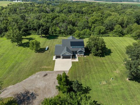Homes For Sale - 8656 NE 102nd Avenue<br/> Polk County, Bondurant, IA 50035