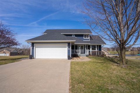 Homes For Sale - 1202 Shadow Lane<br/> Pella, IA 50219