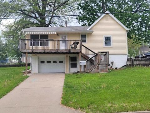 Homes For Sale - 606 S 5th Street<br/> Marion County, Knoxville, IA 50138