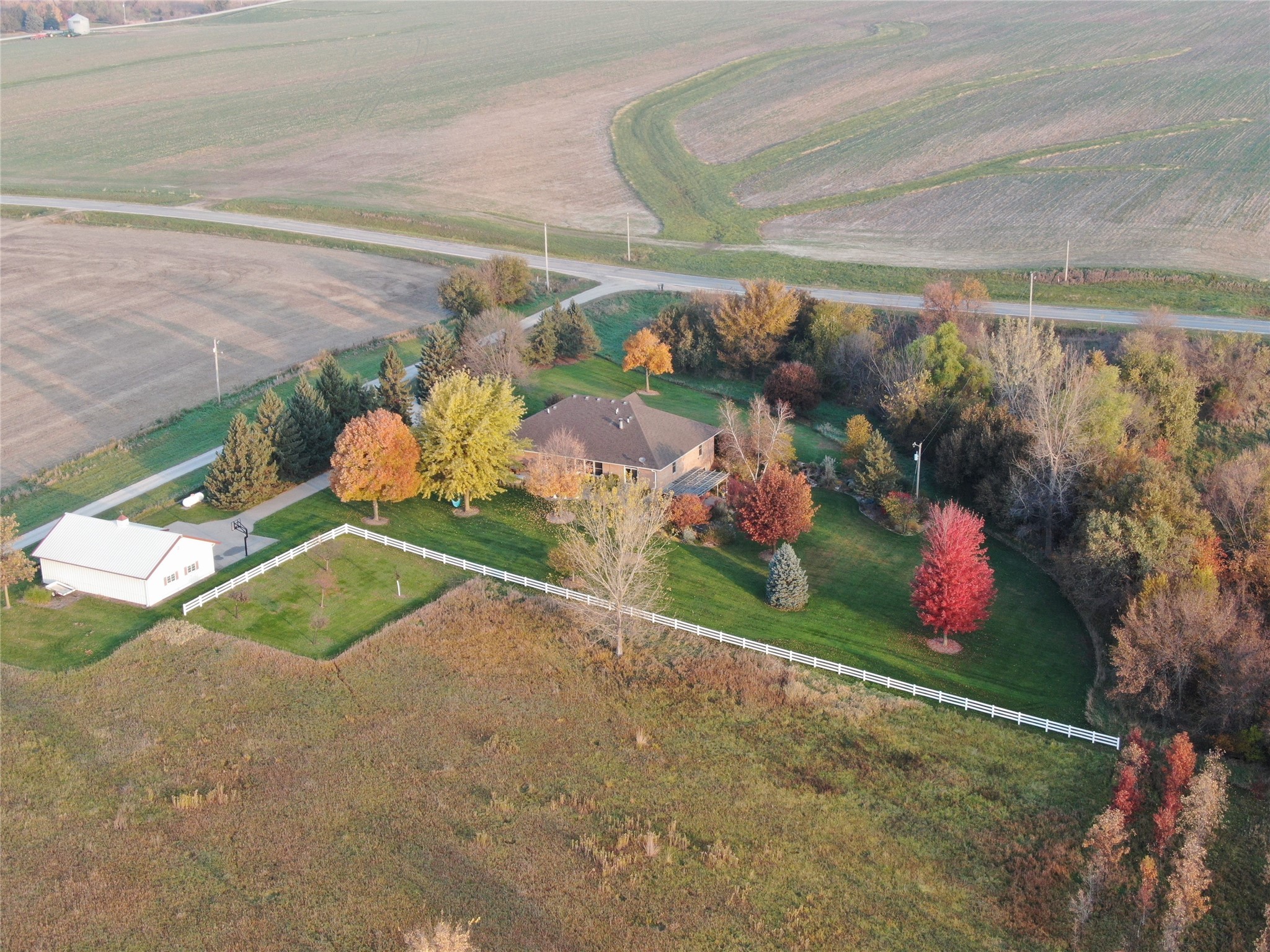 222 420th Avenue, Grinnell, Iowa image 4