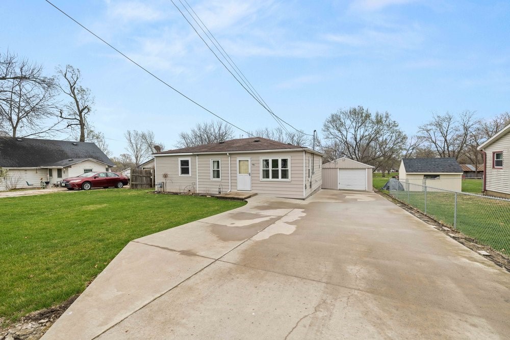 4755 NE 30th Street, Des Moines, Iowa image 2