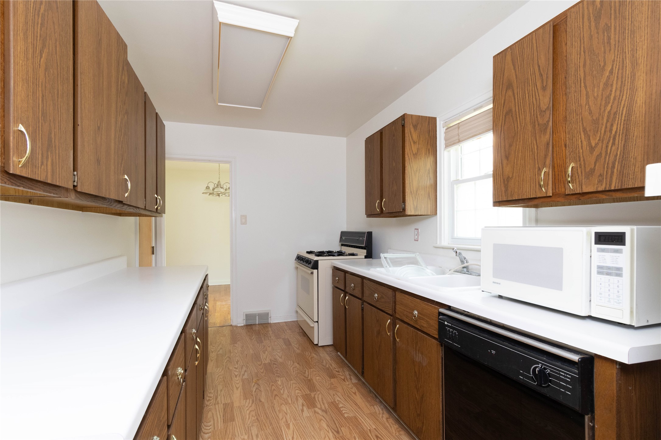 6916 Colby Avenue, Windsor Heights, Iowa image 14