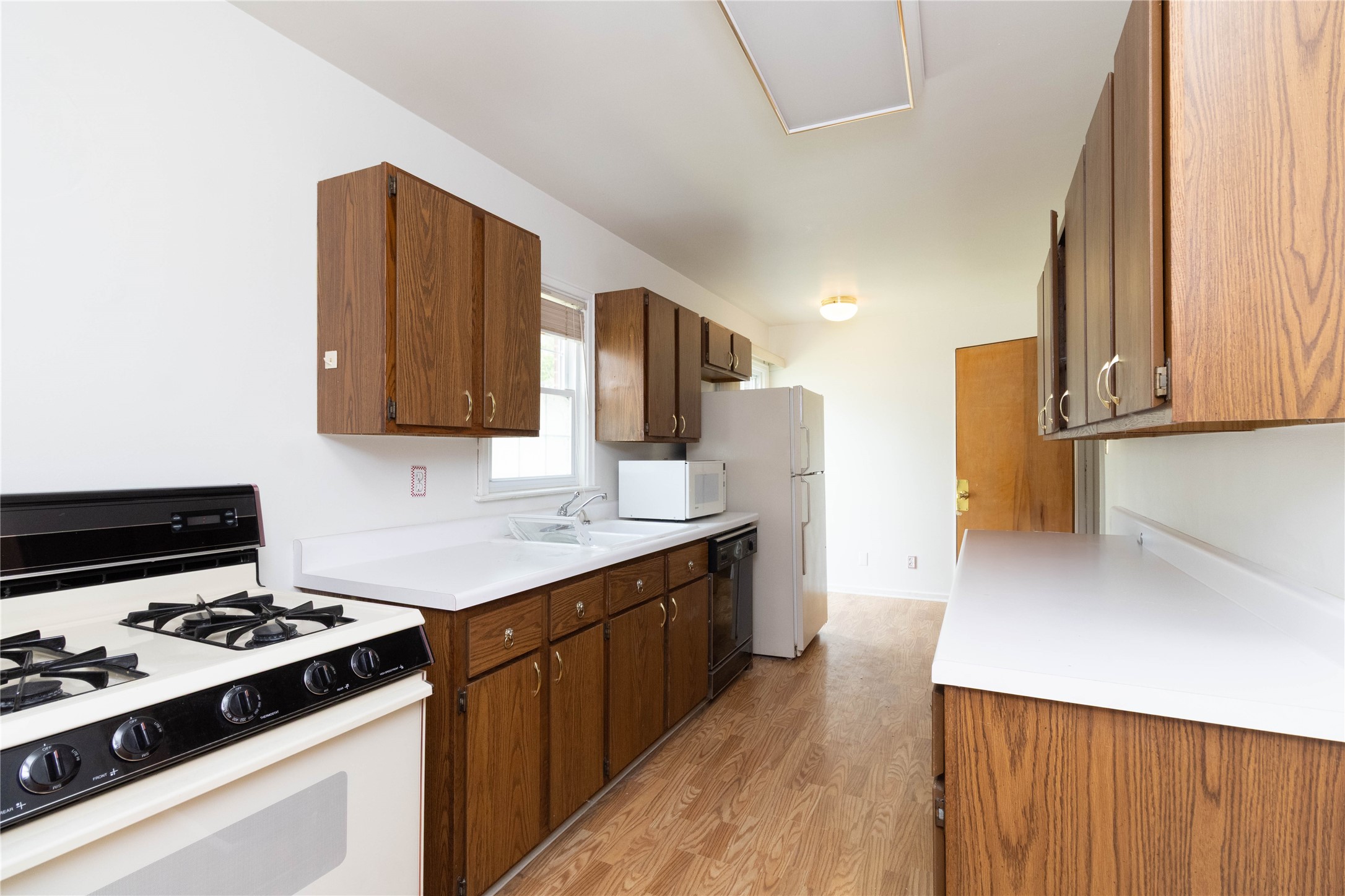 6916 Colby Avenue, Windsor Heights, Iowa image 13