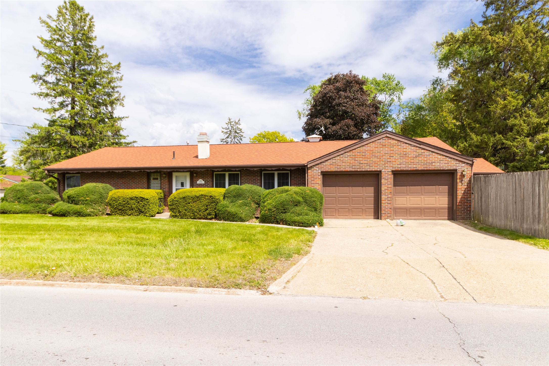 6916 Colby Avenue, Windsor Heights, Iowa image 4