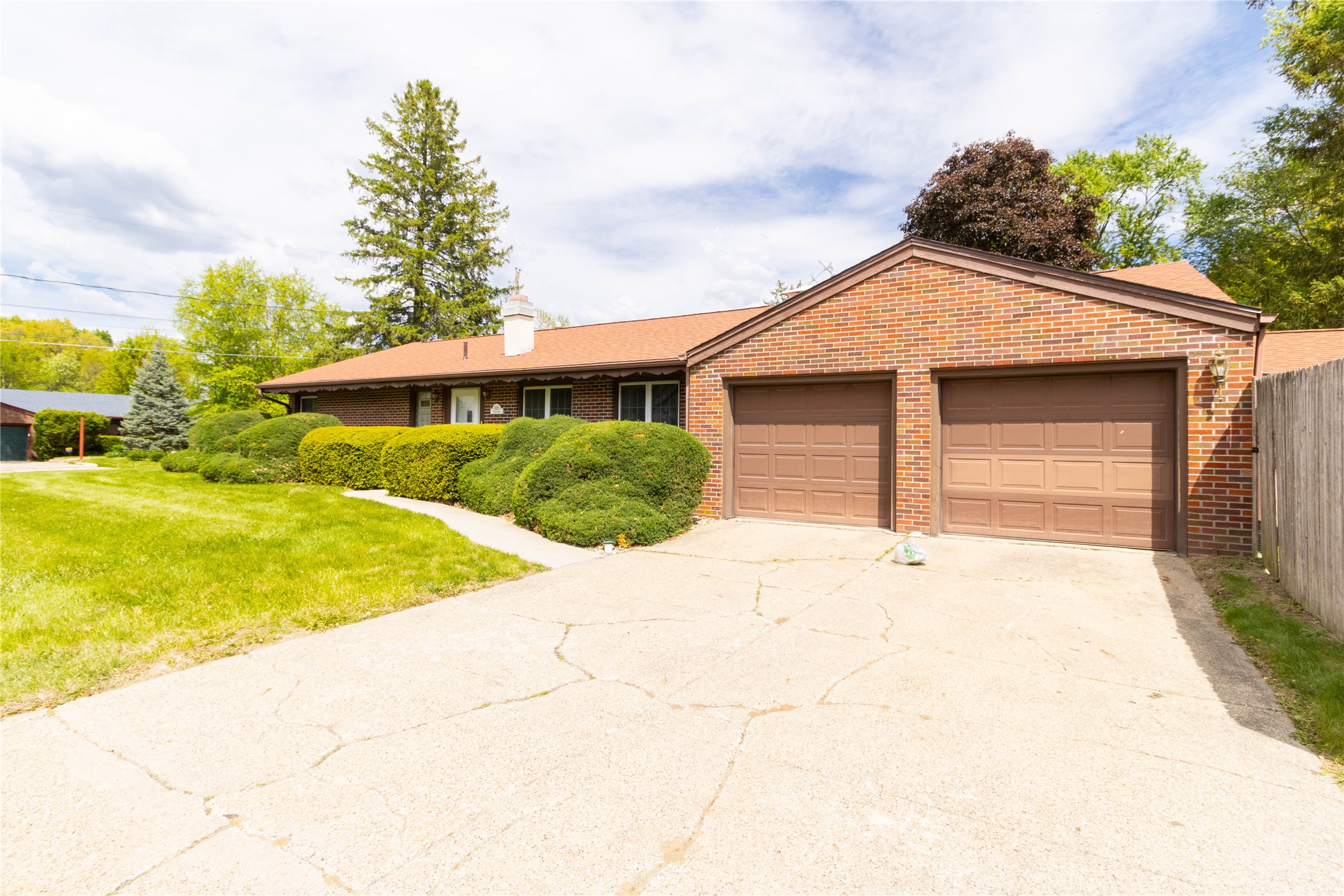 6916 Colby Avenue, Windsor Heights, Iowa image 1