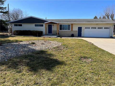 Homes For Sale - 2103 Governor Road<br/> Marshall County, Marshalltown, IA 50158
