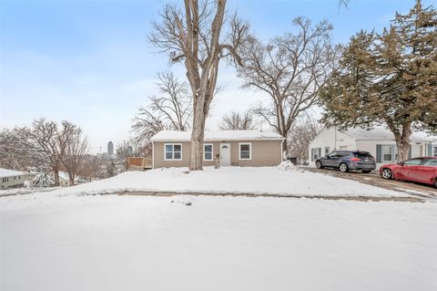 39 Hillside Avenue Des Moines IA 50315