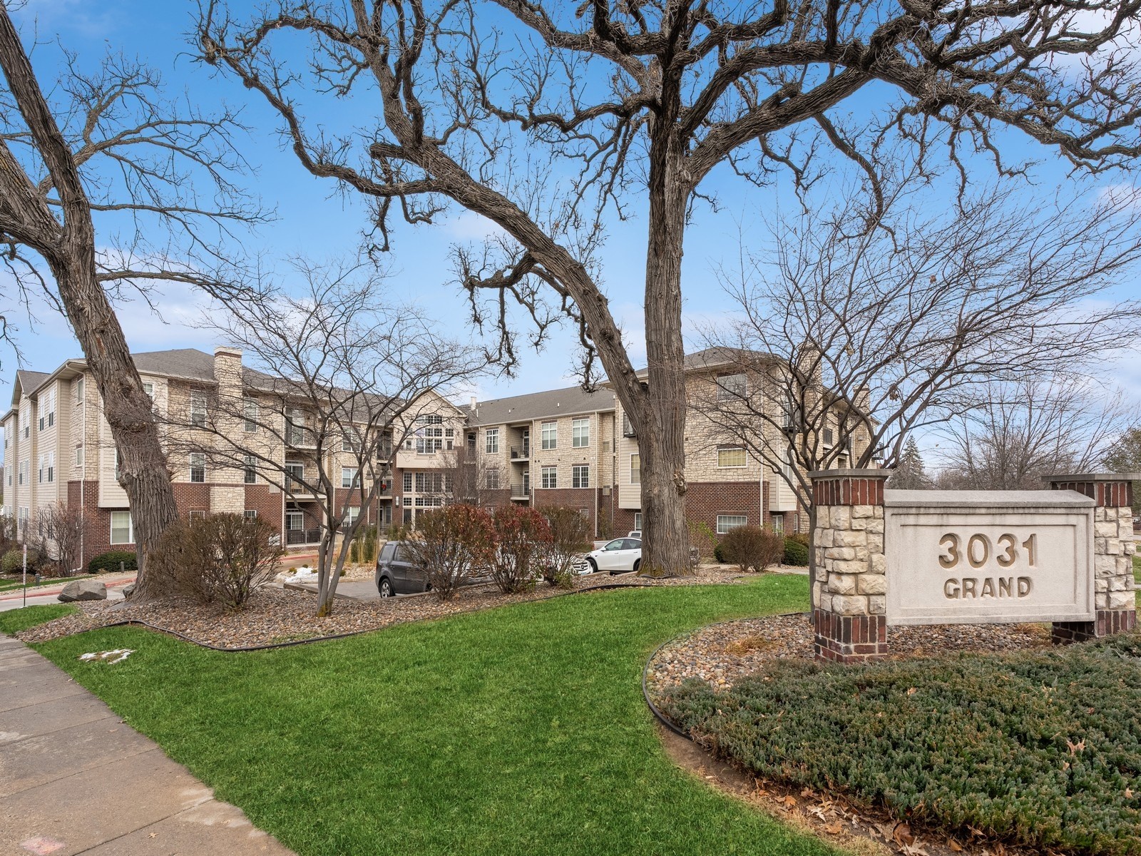 3031 Grand Avenue #211, Des Moines, Iowa image 1