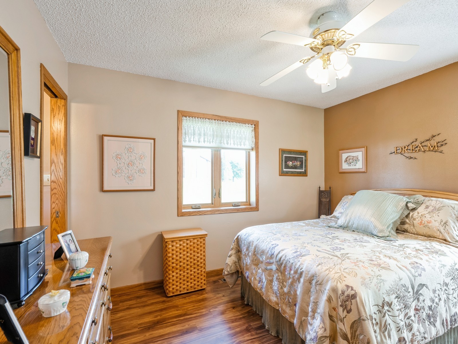 1722 N 10th Avenue, Newton, Iowa image 11