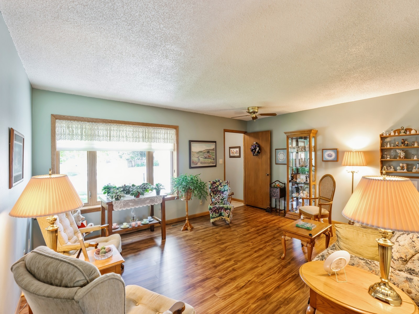1722 N 10th Avenue, Newton, Iowa image 3