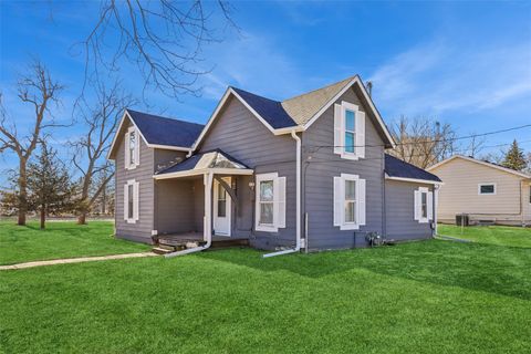 Homes For Sale - 106 Arch Avenue<br/> Mitchellville, IA 50169