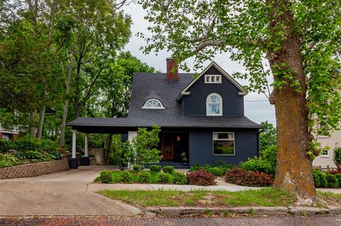 2606 Forest Drive Des Moines IA 50312