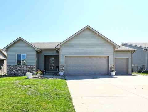 Homes For Sale - 2708 16th Street<br/> Altoona, IA 50009