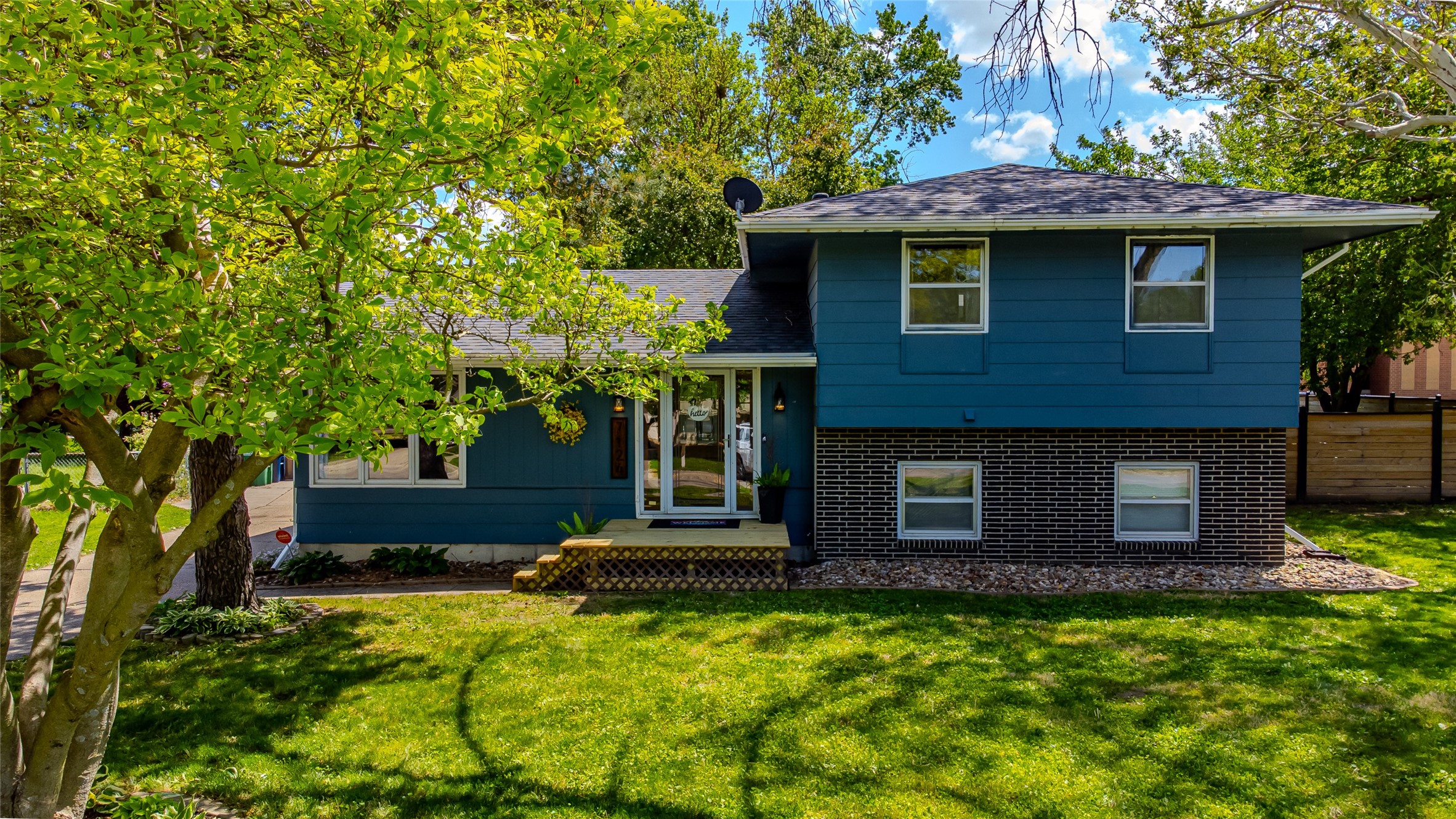 7124 Twana Drive, Urbandale, Iowa image 1