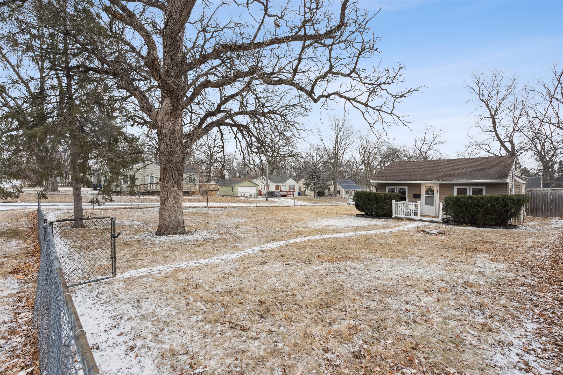 16208 Sharon Drive, Urbandale, Iowa image 3