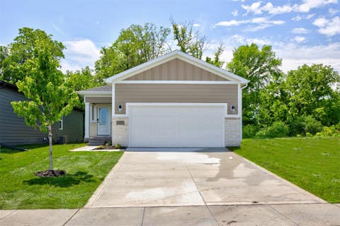 Homes For Sale - 1052 NW Macarthur Lane<br/> Dallas County, Waukee, IA 50263
