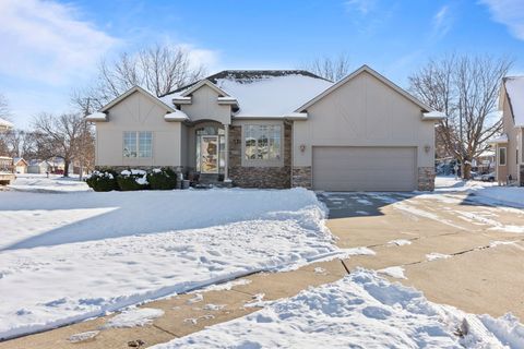 7606 Oakwood Drive Urbandale IA 50322