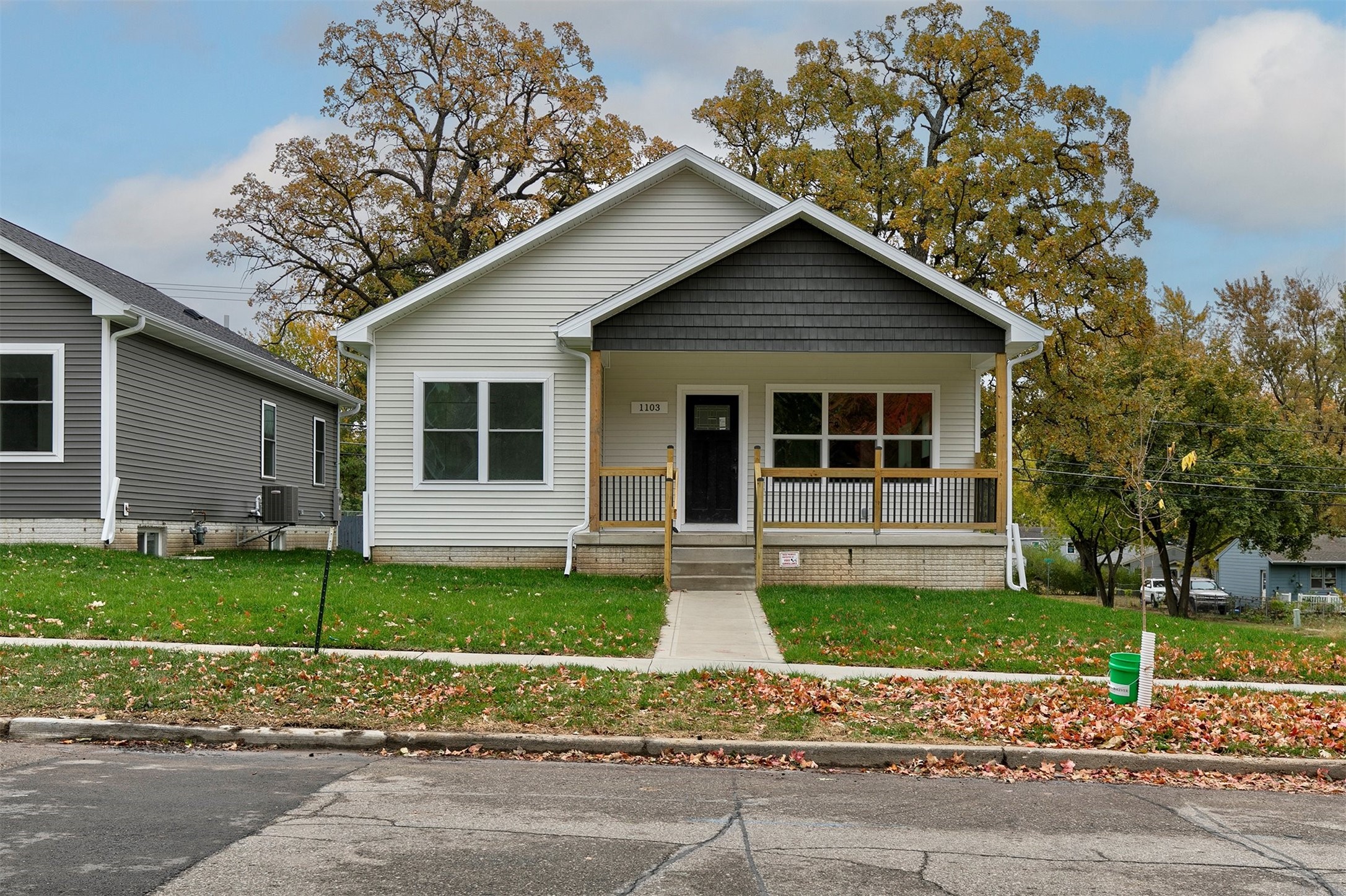 Photo 1 of 29 — 1103 18th Street, Des Moines, IA 50314