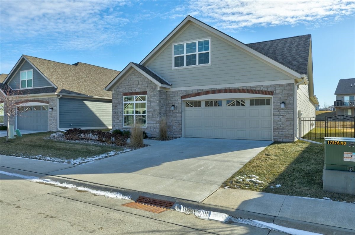 17576 Madison Drive, Clive, Iowa image 3